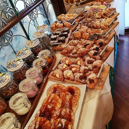 Hotel Petite Fleur روكاراسو المظهر الخارجي الصورة