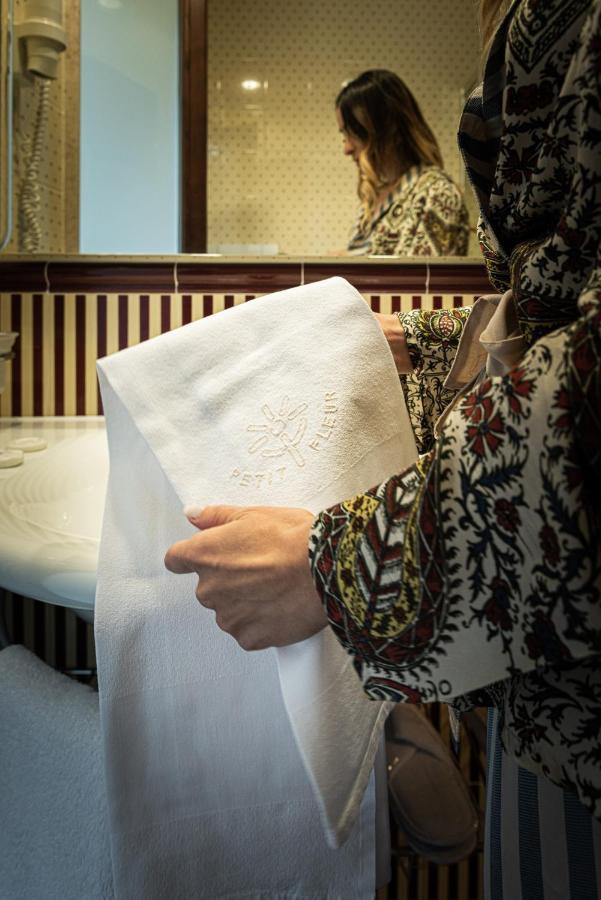 Hotel Petite Fleur روكاراسو المظهر الخارجي الصورة