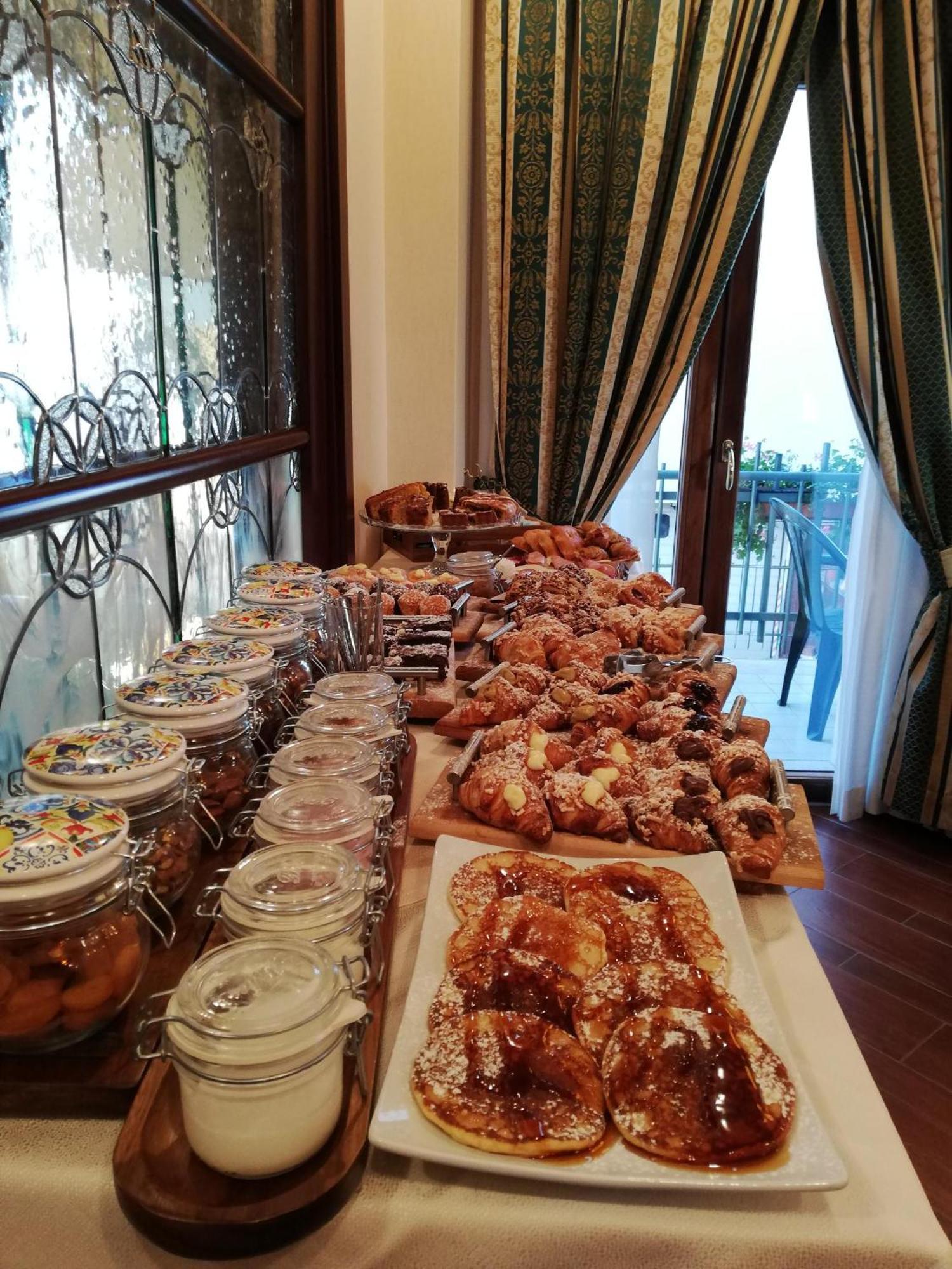 Hotel Petite Fleur روكاراسو المظهر الخارجي الصورة