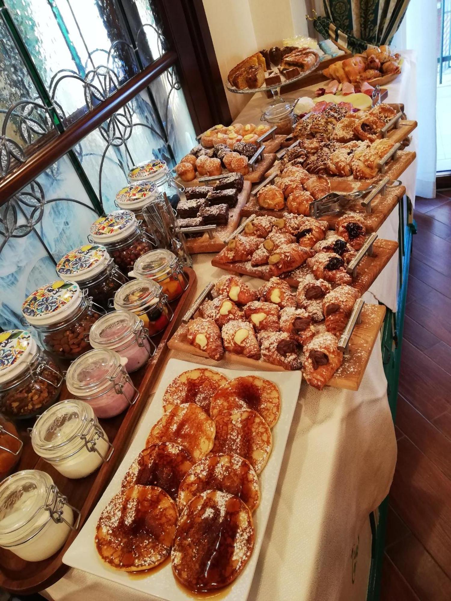 Hotel Petite Fleur روكاراسو المظهر الخارجي الصورة